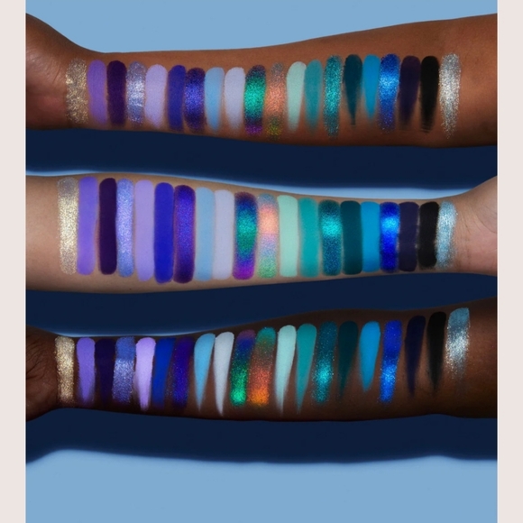 Cosmic Brushes/Beauty Winter Wonderland 20 Pan Eyeshadow Palette - Picture 7 of 7